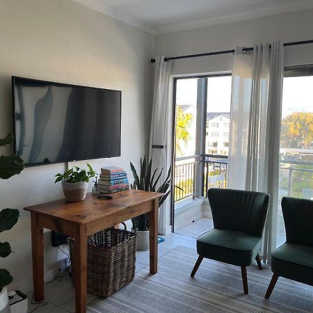 Luxury One Bedroom Apartment Сомерсет-Вест Екстер'єр фото