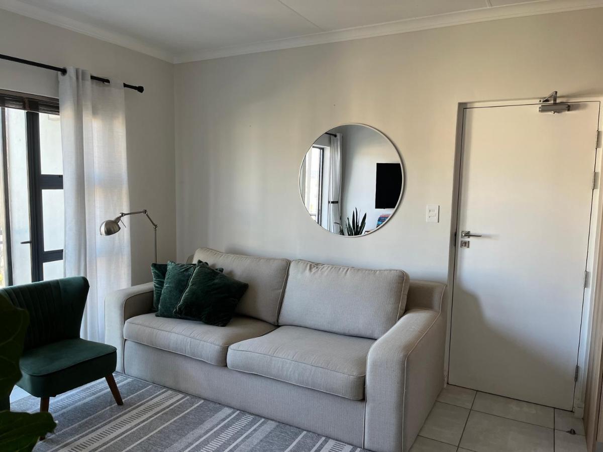Luxury One Bedroom Apartment Сомерсет-Вест Екстер'єр фото