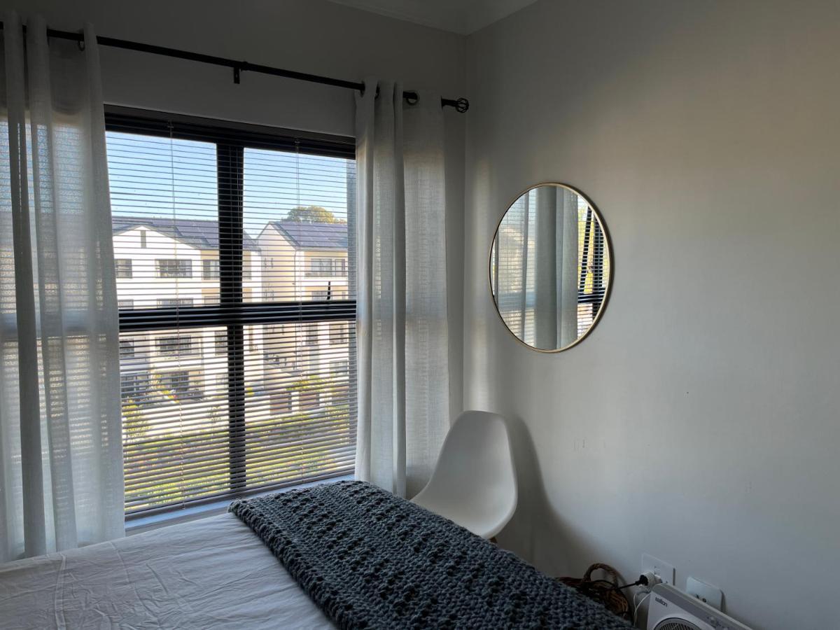 Luxury One Bedroom Apartment Сомерсет-Вест Екстер'єр фото
