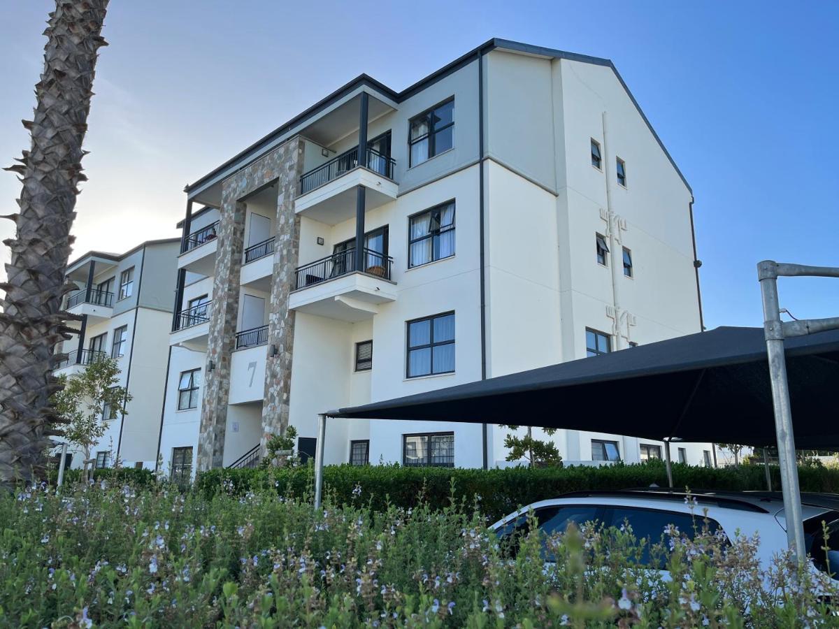 Luxury One Bedroom Apartment Сомерсет-Вест Екстер'єр фото